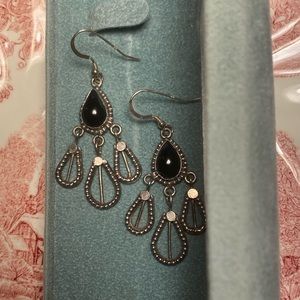 💛 925 sterling silver, rain drop cabochon onyx  chandelier earrings.